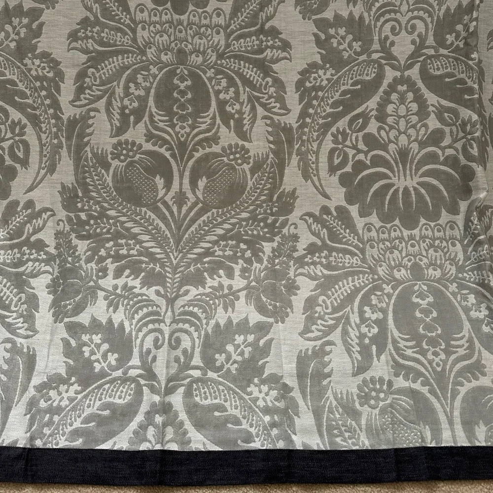 Williams Sonoma Gray and White Damask Table Runner